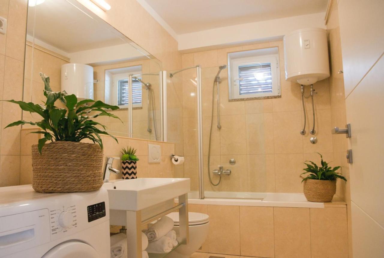 Apartments Sandra Porec Luaran gambar
